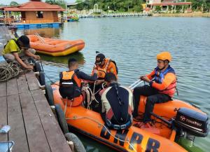Tim SAR Cari Lagi Satu Korban Tenggelam di Danau Wisata Situ Rawa Gede Bekasi