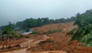 7 Eskavator Dikerahkan Buka Jalan Tertutup Longsor di Natuna