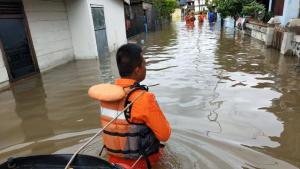 BPBD Pastikan Pasokan Logistik untuk Korban Banjir Bandang Sumsel Aman, Makanan hingga Pembalut Wanita Terpenuhi
