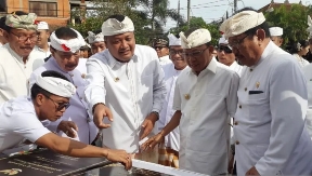 Gubernur Bali dan Bupati Gianyar Meresmikan Pasar Tematik Ubud