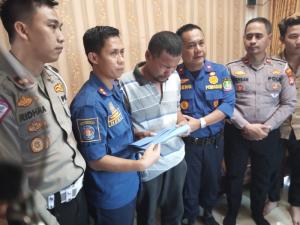 Dinas Damkar Didampingi Satlantas Polrestro Bekasi Kota Serahkan Santunan Kecelakaan Kepada Ahliwaris Korban