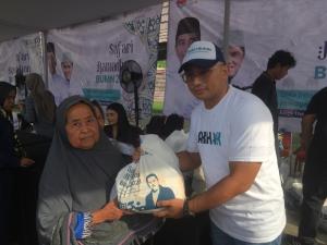 Safari Ramadhan BUMN, PT Jasa Raharja Bagikan 1.000 Paket Sembako Bagi Warga Cibitung