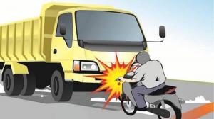 Seorang Perempuan Tewas Usai Sepeda Motor Hantam Truk Parkir di Lamongan