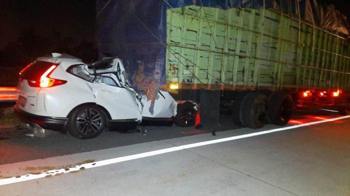 CR-V Tabrak Truk di Tol Semarang-Boyolali, 3 Orang Tewas
