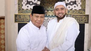Menhan Prabowo Ungkap Pesan Habib Syech Saat Bertemu di Solo
