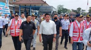 Direktur Hubungan Kelembagaan Jasa Raharja Bersama Menhub Cek Kondisi Arus Balik Lebaran 2023 di Sumatera Selatan