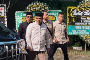 Sekjen DPP Gerindra Ahmad Muzani Melayat ke Rumah Duka M Taufik