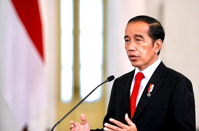 Presiden Jokowi Ngaku Akan Cawe-cawe, Prabowo atau Ganjar?