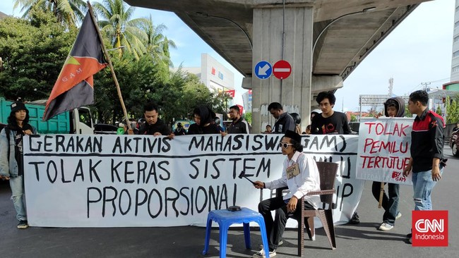 Demo Mahasiswa Makassar Di Hari Pancasila: Tolak Pemilu Tertutup