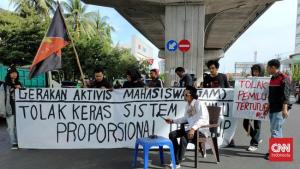 Demo Mahasiswa Makassar di Hari Pancasila: Tolak Pemilu Tertutup