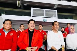 Momen Ketum PSSI Erick Thohir Duduk Bersebelahan dengan Menhan Prabowo Subianto saat Nonton Timnas Indonesia vs Argentina