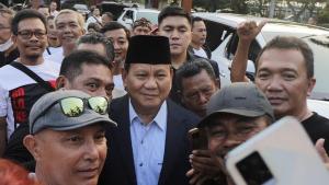 Momen Prabowo Subianto Tiba di Solo Disambut Para Relawan Jokowi dan Gibran