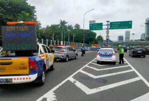 Usai Massa Aksi Apdesi Bubarkan Diri, Lalu Lintas Depan DPR Kembali Normal