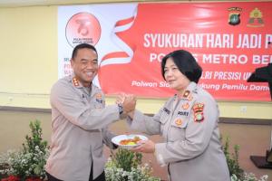 Polres Metro Bekasi Kota Syukuran HUT ke-75 Polwan, Kapolres: Semoga Semakin Luar Biasa dan Siap Dukung Pemilu Damai Menuju Indonesia Maju