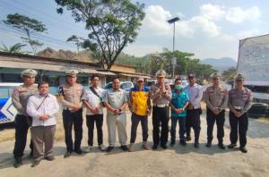 Jasa Raharja Bersama Tim 5 Pilar Kamseltibcarlantas Bandung Tinjau Jalur Rawan Laka di Kecamatan Nagreg