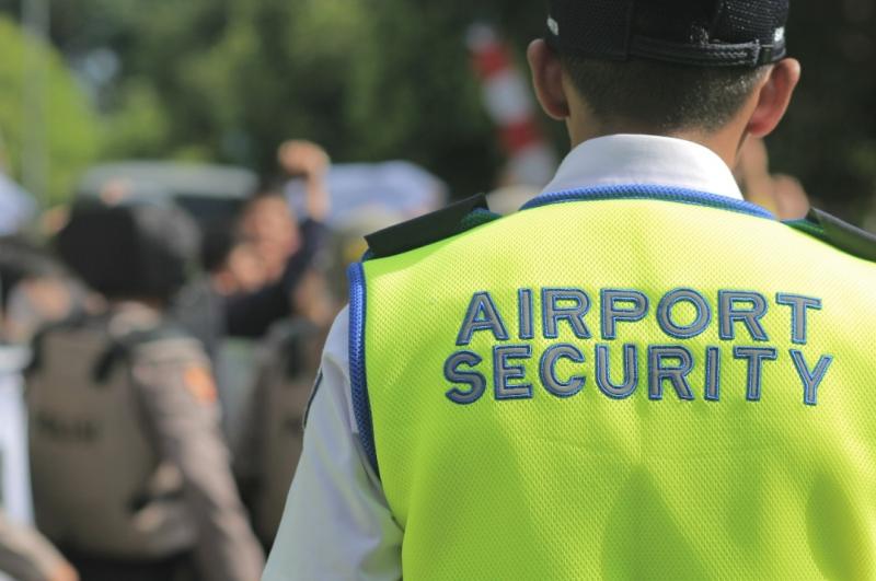 Personel Airport Security Angkasa Pura I Saling Uji Tangkas dalam RASCO 2023
