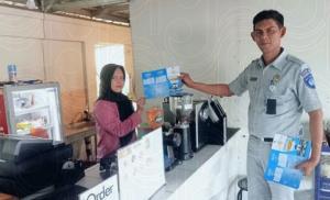Jasa Raharja Tasikmalaya Sosialisasi dan Bagikan Brosur Program Pemutihan Denda PKB-Tunggakan SWDKLLJ Kepada Masyarakat