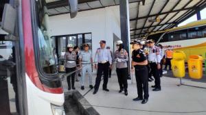 Jelang Nataru, Ditlantas Polda Jabar Cek Kesiapan Angkutan Umum di Terminal Garut