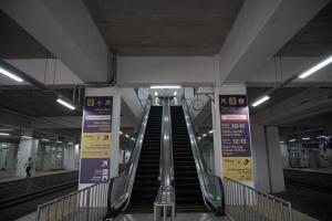 Switch Over ke-7 Stasiun Manggarai Digelar, Pintu Masuk Penumpang dan Jalur Perjalanan Commuter Line Diubah