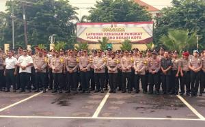 137 Personel Polrestro Bekasi Kota Naik Pangkat, Kapolres: Semakin Tinggi Pangkat Tunjukkan Sikap Tauladan dan Profesionalisme