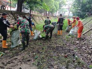 Antisipasi Banjir dan DBD, Koramil 05/Bantargebang Bersama Masyarakat Giat Karya Bakti