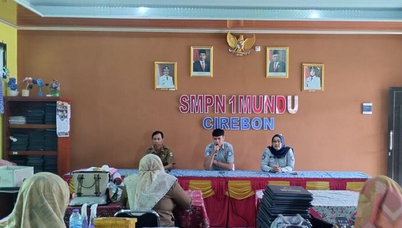 Jasa Raharja Cirebon Sampaikan Pesan Keselamatan Melalui PPKL di SMPN 1 Mundu