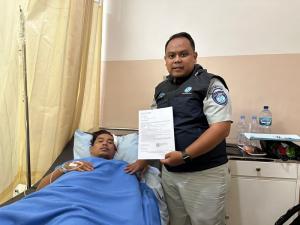 Jasa Raharja Jawa Barat Proaktif Serahkan Surat Jaminan Korban Kecelakaan Lalu Lintas di RS AMC Kabupaten Bandung
