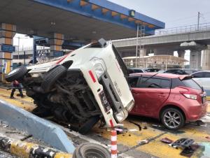 Polisi Ungkap Tidak Ada Korban Jiwa Pada Kecelakaan Beruntun di GT Halim