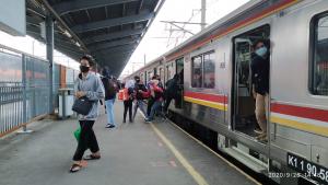 KAI Commuter Tetap Operasikan 1.061 Perjalanan Commuter Line Jabodetabek