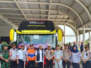 Jasa Raharja Cirebon Hadiri Pelepasan Peserta Angkutan Balik Mudik Gratis Kemenhub Tahun 2024