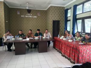 Kapolsek Bantargebang Hadiri Rapat Persiapan Festival Adu Bedug Dongdang Kecamatan Mustikajaya