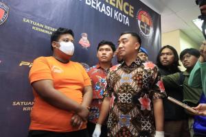 Polres Metro Bekasi Kota Ringkus Pelaku Penipuan Penjualan Mobil Bekas Taksi, 1 DPO