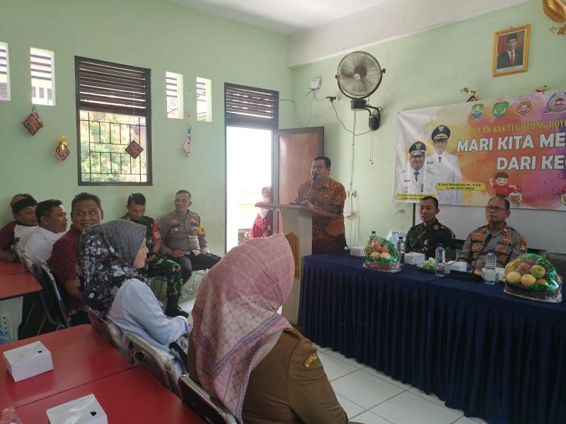 Sinergitas TNI-POLRI Gelar Bulan Bakti Gotong Royong Masyarakat di SDN Ciketingudik 2 Bekasi