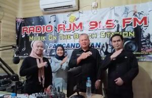 Jasa Raharja Tasikmalaya Talkshow Sosialisasi Taat Pajak Kendaraan Bersama Mitra Kerja di Radio RJM