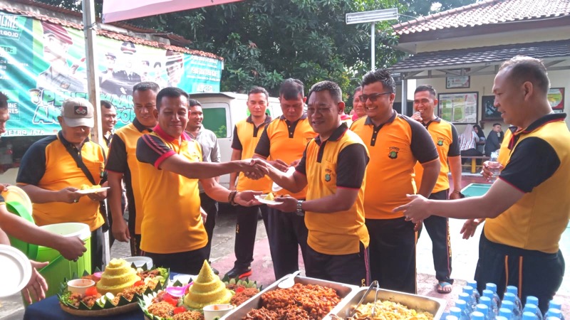 Tasyakuran Kenaikan Pangkat 2 Personel Polsek Bantargebang Penuh Khidmat