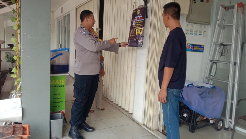 Permudah Keluhan dan Pengaduan, Unit Binmas Polsek Bantargebang Sosialisasi Pelayanan HALO POLISI Call Center Kepada Masyarakat