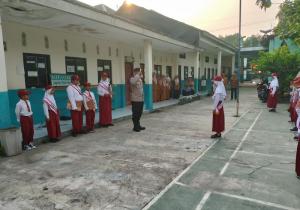 Bhabinkamtibmas Kelurahan Cimuning Sampaikan Edukasi Kepada Siswa dan Guru MI Al Muntaha