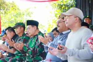 Ndaru Bersama Ratusan Ribu Warga Meriahkan Maulid Akbar di Pekalongan