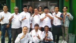 Belasan Advokat Kota Bekasi Sambut Paslon Heri Koswara - Sholihin di Sekretariat DPC KAI