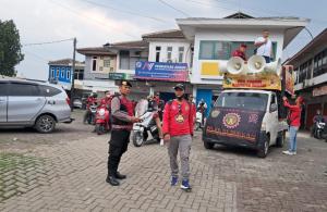 Polsek Bantar Gebang Monitoring Keberangkatan Buruh FSBDSI Kota Bekasi Dalam Kampanye Terbuka Pilkada
