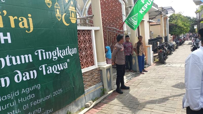 Polsek Kepulauan Seribu Selatan Amankan Peringatan Isra Mi`raj di Masjid Nurul Huda Pulau Tidung