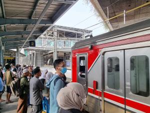 Operasikan Bangunan Baru Stasiun Tanah Abang, KAI Commuter Bersama DJKA Lakukan Perubahan Flow Pengguna Commuter Line