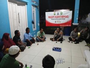 Kapolsek Kepulauan Seribu Utara Gelar Ngopi Kamtibmas Bersama Warga Pulau Harapan, Ajak Bijak Gunakan Medsos dan Tolak Hoaks
