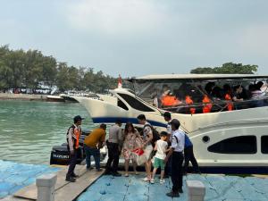 Polisi Kawal Keamanan Dermaga Pulau Penduduk, Cegah Narkoba dan Miras Masuk Wilayah Kepulauan Seribu