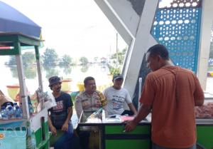 Bhabinkamtibmas Pulau Harapan Sambang Tokoh Masyarakat, Wujudkan Kerja Sama Jaga Keamanan Wilayah
