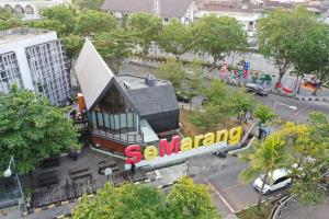 Yuk Kunjungi Loko Cafe Semarang Tawang, Ada Vibes Enak, Cozy, dengan Arsitektural Gedung Modern Industrial