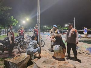 Polsek Kepulauan Seribu Utara Gelar Patroli Malam Dialogis Cegah Gangguan Kamtibmas