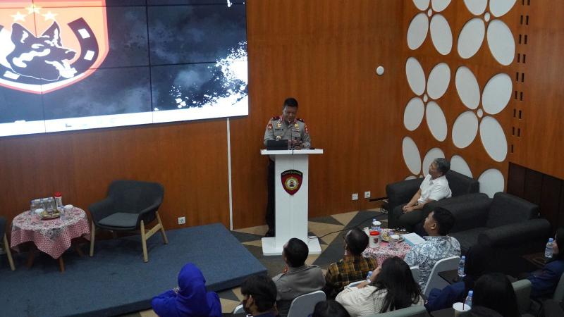Mendekatkan Teori dan Praktik: Mahasiswa Hukum Universitas Trisakti Ikuti Kuliah Umum di Mako Polisi Satwa, Kelapadua-Depok