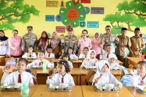 Polda Riau Resmi Luncurkan Program Satuan Pelayanan Pemenuhan Gizi
