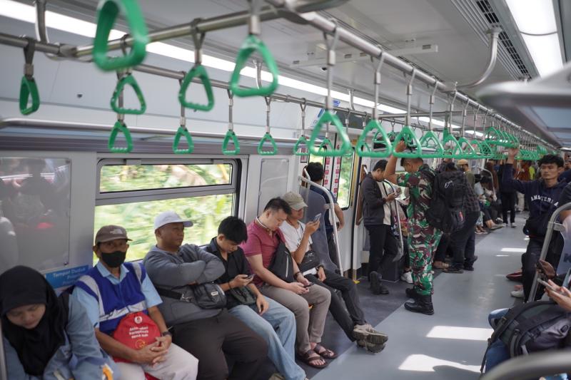 KAI Commuter Kembali Catatkan Tren Pertumbuhan Pengguna, Sepanjang Januari-Mei 2025, Naik 35 Persen Dibanding Tahun Lalu